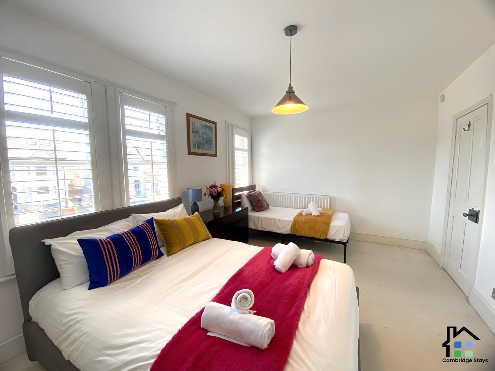 3br House, Easy Walk To Center, 2 Showers, Garden, 2 Free Parking Spaces * Cambridge (Cambridgeshire)